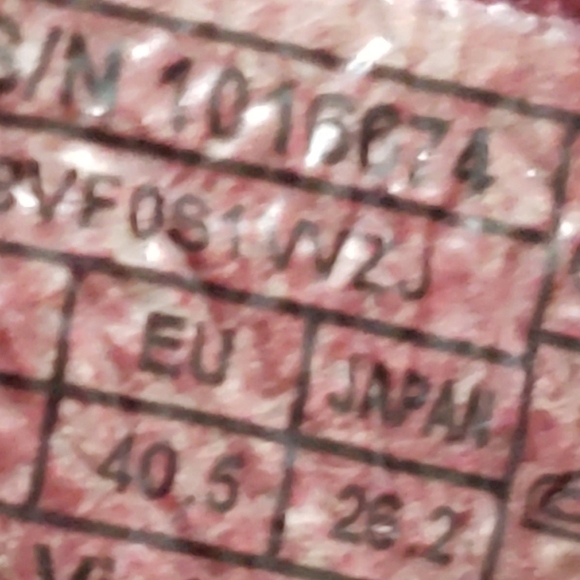 Ugg Tye lace up women's 9.5 - Picture 8 of 9